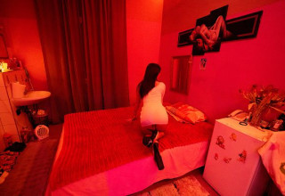 בחורה במיטה, אילוסטרציה (צילום: Florian Wiegand/Getty Images)