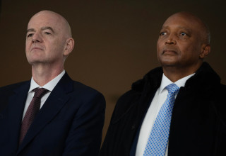 פטריס מוטספה, נשיא ההתאחדות האפריקאית, לצד נשיא פיפ"א ג'יאני אינפנטינו (צילום: GettyImages)