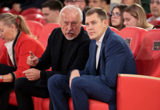 אולכסי יפימוב המנהל המקצועי של מונאקו לצד הבעלים אלכסיי פדוריצ'ב (צילום: GettyImages)