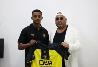 בעונה הבאה במדי בית"ר ירושלים. נועם מוצ'ה (צילום: אתר רשמי, בית"ר ירושלים)