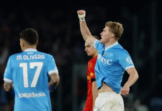 הכוכבים חוזרים ונאפולי מתאוששת. דה בראונה (צילום: רויטרס)