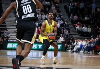 חזר. הורד (צילום: אתר רשמי, Marie Bassery)