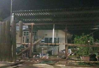 אחת מזירות ההרס בדימונה לאחר נפילת הטיל (צילום: שימוש לפי סעיף 27א')