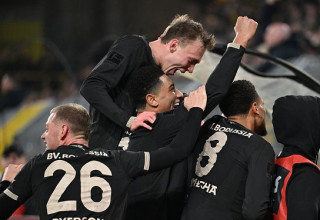 שחקני דורטמונד חוגגים (צילום: GettyImages)