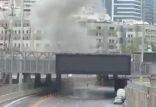 זירת נפילת שברי יירוט בתל אביב (צילום: רשתות חברתיות, שימוש לפי סעיף 27 א')