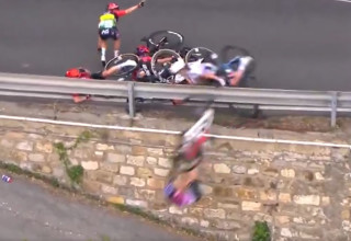 סילבסטרי נופלת (צילום: צילום מסך, X (טוויטר))