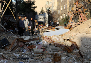 הריסות בטהרן (צילום: רויטרס)