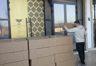 הכנות לקראת ליל הסדר (צילום: יח"ץ קהילות יהודיות בהונגריה)