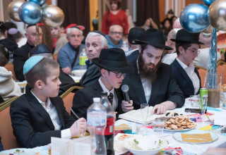 אברהם חוגג-בר מצווה (צילום: יח"צ)