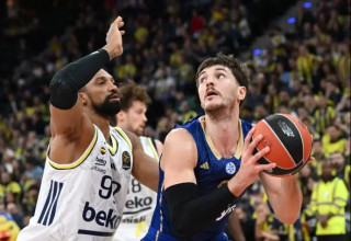 סורקין ניסה להשאיר את מכבי קרובה לפנר (צילום: רויטרס)