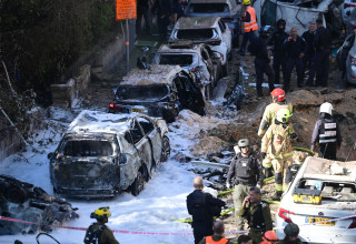 זירת ההרס בתל אביב מפגיעת הטיל מאיראן  (צילום: אבשלום ששוני)