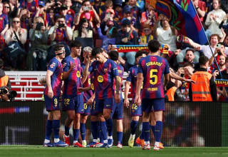 שחקני ברצלונה חוגגים (צילום: Soccrates Images)