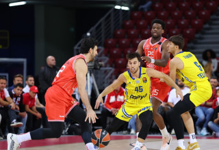 ואסילייה מיציץ' מול תמיר בלאט (צילום: אודי ציטיאט)