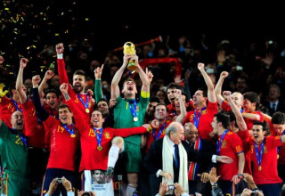 נבחרת ספרד זוכה בגביע העולם 2010 (צילום: Jamie McDonald)