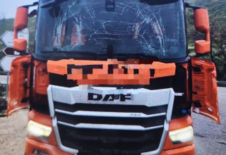 המשאית שנפגעה מכטב"ם סמוך לכפר גלעדי (צילום: תמונה לפי סעיף 27א' לחוק זכויות יוצרים)