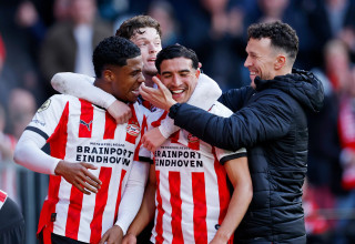 שחקני פ.ס.וו איינדהובן חוגגים (צילום: GettyImages, Soccrates Images)