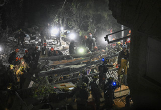 זירת הפגיעה בחיפה (צילום: פלאש 90)