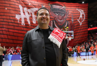 הבעלים של הפועל תל אביב, עופר ינאי (צילום: דני מרון)