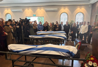 הלווית ולדימיר גרשוביץ׳, לנה אוסטרובסקי ובנם דימה גרשוביץ׳ ז"ל בחיפה (צילום: בתיה גלעדי)