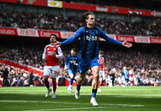 אלכס סקוט שחקן בורנמות' חוגג שער (צילום: רויטרס)