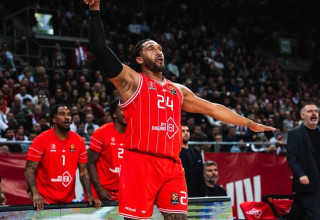 איש ווינרייט שחקן הפועל תל אביב (צילום: אתר רשמי, הפועל "IBI" תל אביב)