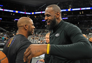 לברון ג'יימס וכריס פול (צילום: GettyImages)