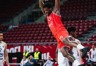 על הגובה. אוטורו (צילום: אתר רשמי, הפועל "IBI" תל אביב)