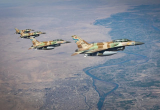 תיעוד ראשון מהאוויר: מטוסי קרב של חיל האוויר בדרכם לתקיפה באיראן (צילום: דובר צה"ל)