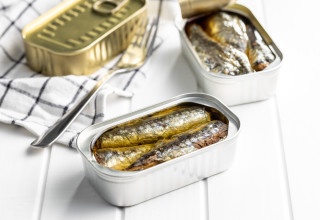 סרדינים בשימורים (צילום: שאטרסטוק)