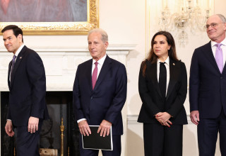 נציגי ישראל ולבנון בוושינגטון לפני השיחות (צילום: רויטרס)