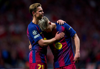 דני אולמו, פרנקי דה יונג שחקני ברצלונה מאוכזבים (צילום: GettyImages, Diego Souto)