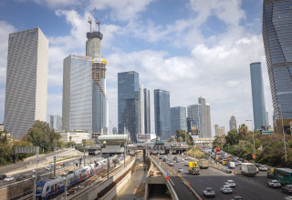 מרכז העסקים של תל אביב (צילום: מרים אלסטר פלאש 90)