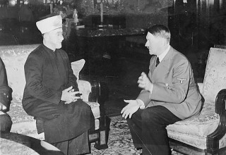 המופתי חאג' אמין אל חוסייני והיטלר (צילום: German Federal Archives)