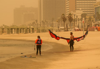 אובך בתל אביב (צילום: אבשלום ששוני ופלאש 90)