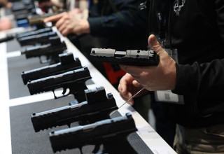 אקדחים (צילום: Getty images)