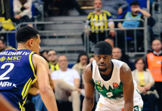 סילבן פרנסיסקו מול ווייד בולדווין (צילום: Getty images)