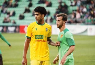 "הייתי חייב לגוון". וייס (מימין) (צילום: אתר רשמי, Fc zimbru, Facebook)