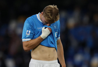 רסמוס הוילונד שחקן נאפולי מאוכזב (צילום: רויטרס)