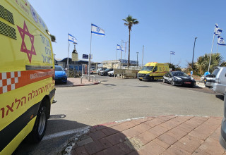 מזירת האירוע בחוף הרצליה (צילום: תיעוד מבצעי מד"א)