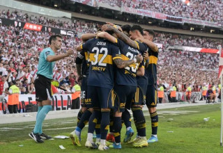 שחקני בוקה חוגגים ניצחון יוקרתי (צילום: GettyImages, JUAN MABROMATA / AFP)