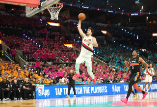 דני אבדיה מול סן אנטוניו (צילום: רויטרס)