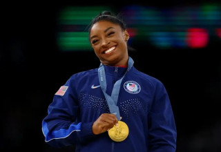 שני גמרים בזה אחר זה. סימון ביילס (צילום: רויטרס)