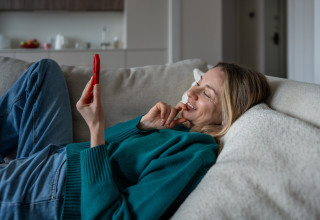 הודעה אחת מוזרה בטינדר הובילה לנישואים (צילום: שאטרסטוק)