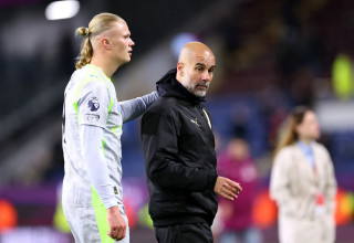 פפ גווארדיולה מאמן מנצ'סטר סיטי עם ארלינג הולאנד (צילום: GettyImages, Alex Livesey)