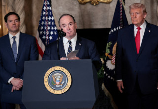 שר הצי האמריקני ג'ון פלן (צילום: רויטרס)