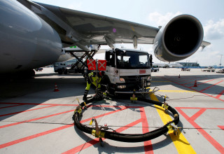 דלק סילוני (צילום: REUTERS/Ralph Orlowski)
