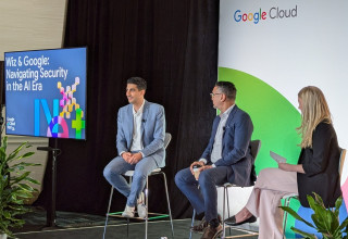 ינון קוסטיקה, מייסד שותף וסמנכ"ל מוצר של Wiz, ופרנסיס דה-סוזה, COO ונשיא מוצרי אבטחה של Google Cloud (צילום: Google Cloud)