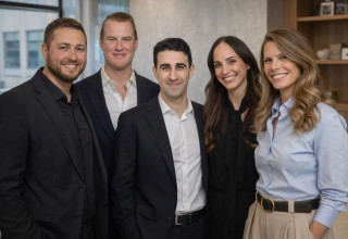 מימין: ליטל לשם, לי מוזר, דן פישר, ניק פומפאו, כריסיטיאן שנדלר (צילום: Protego)