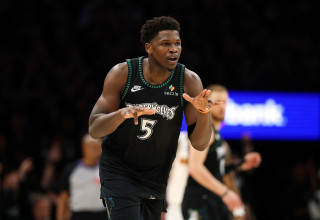 אנתוני אדוארדס שחקן מינסוטה נגד דנבר (צילום: GettyImages)