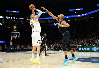 ניקולה יוקיץ' שחקן דנבר מול רודי גובר שחקן מינסוטה (צילום: GettyImages)